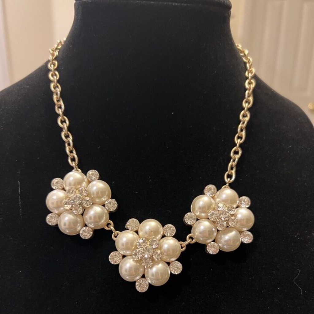 Etc, Woman, Necklace Gold, Flowers Crystals And Faux Pearls, Signed.!